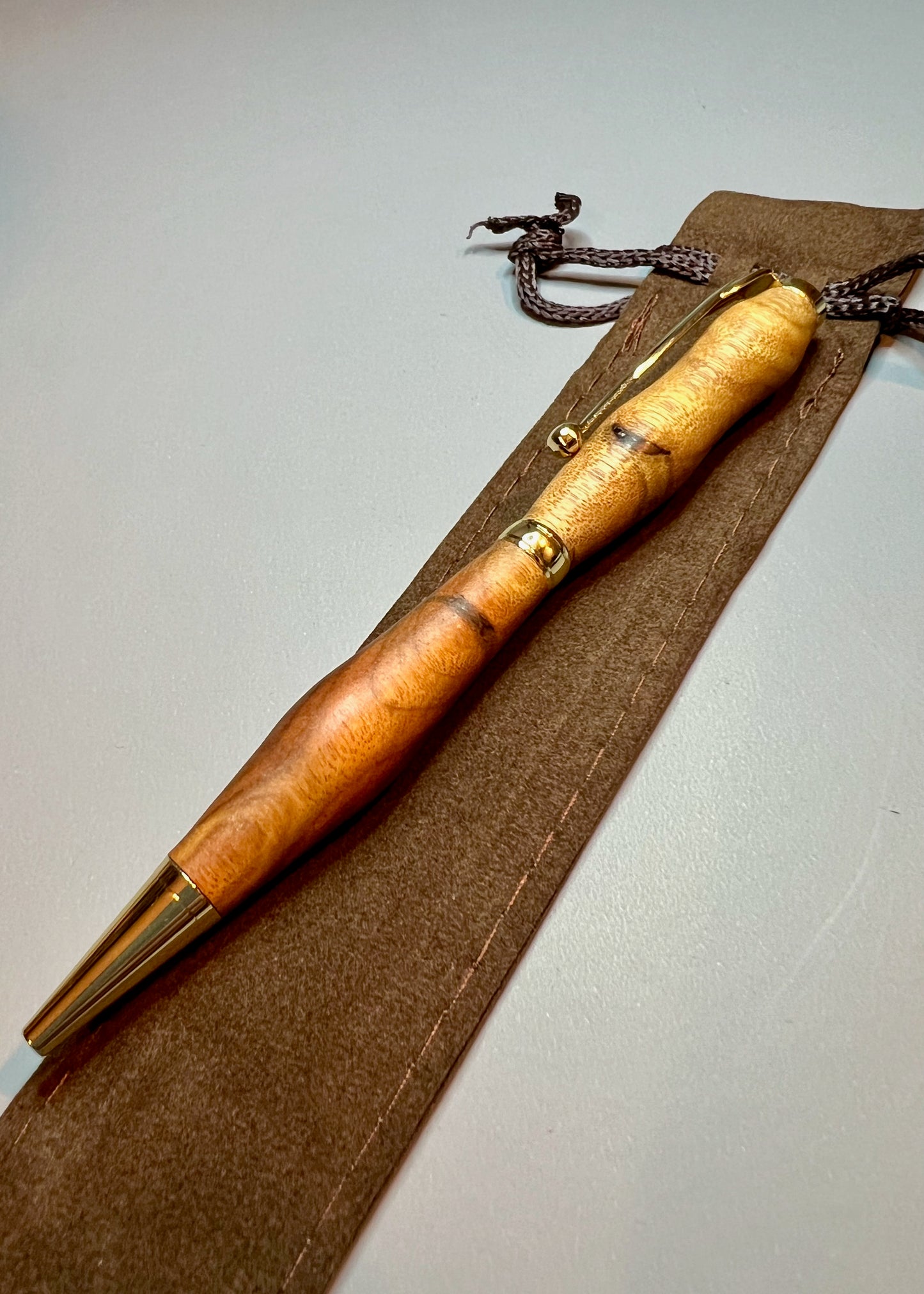 Canary-wood / Gold Pen