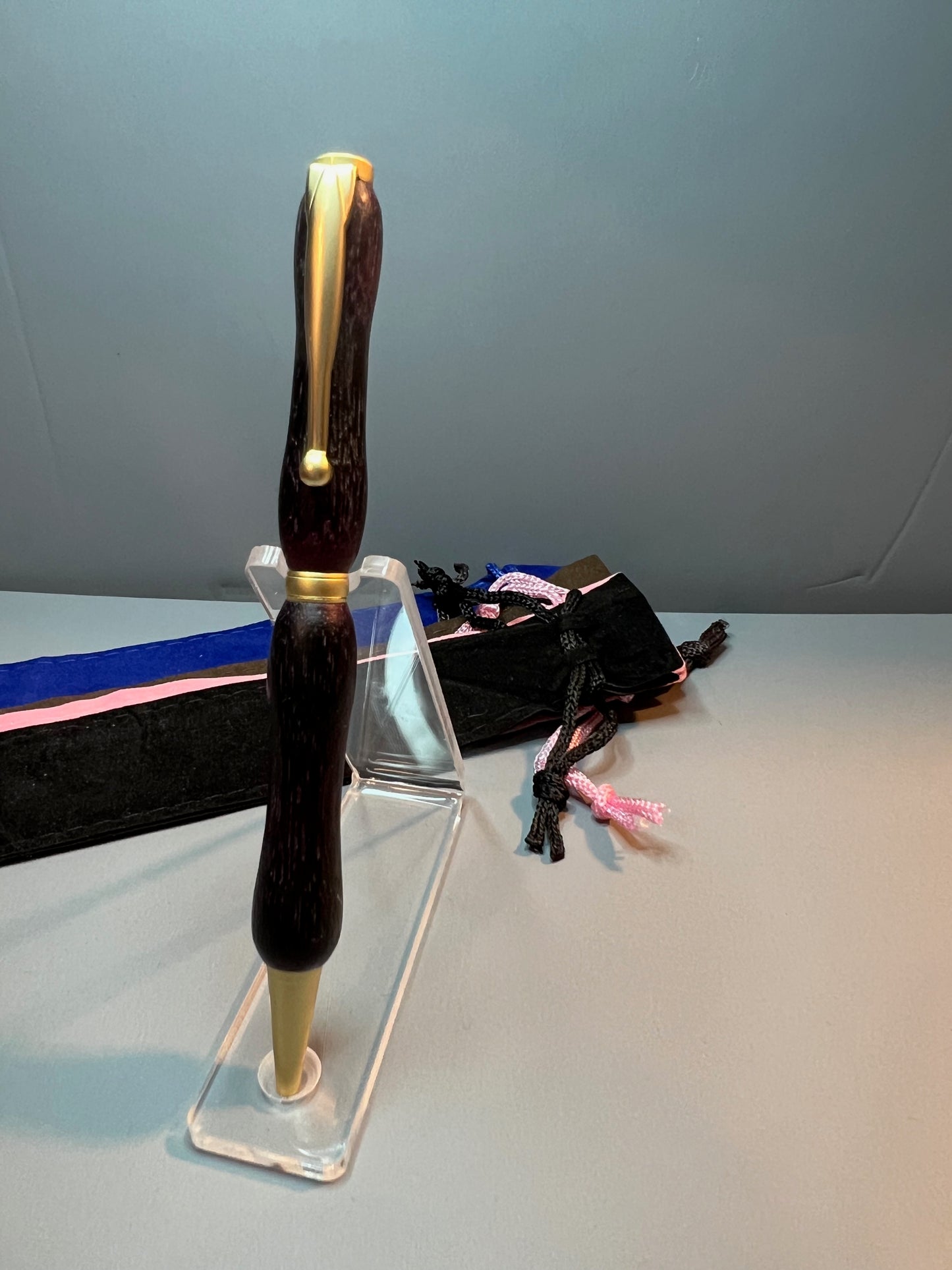 Unique Twist Pen