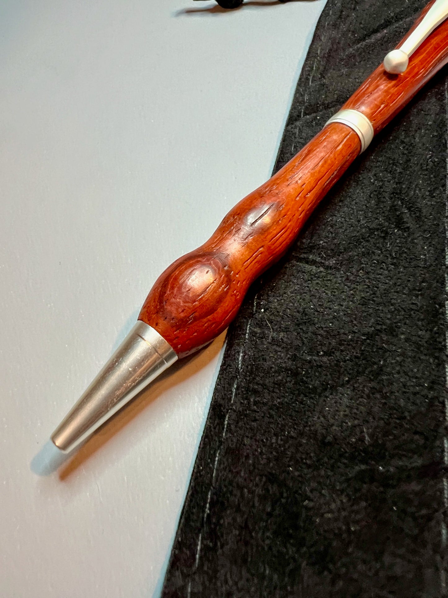 Padauk / Satin Pearl Pen