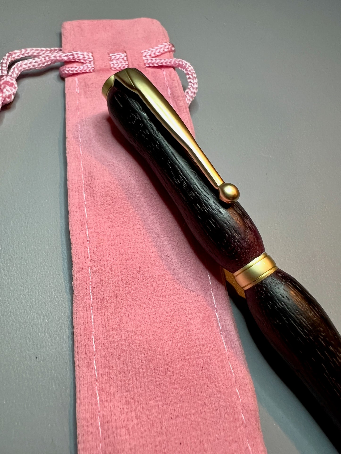 Burnt Purple Heart / Satin Gold Pen